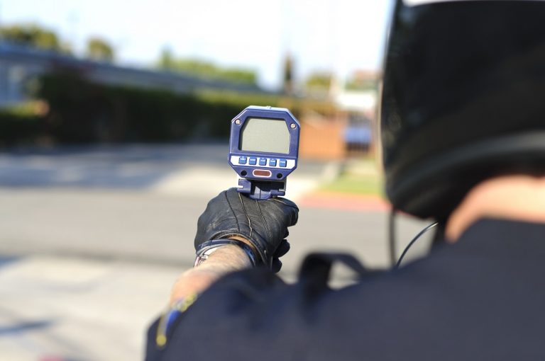 Understanding Police RADAR Guns for Accurate Speed Recording Banded